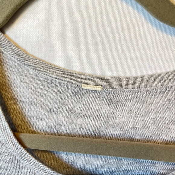 Lululemon Daya knit tee 4 Gray Cashmere Rayon blend Breathable Lightweight top - Picture 4 of 7